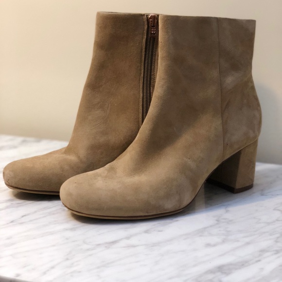 low heel naturalizer booties